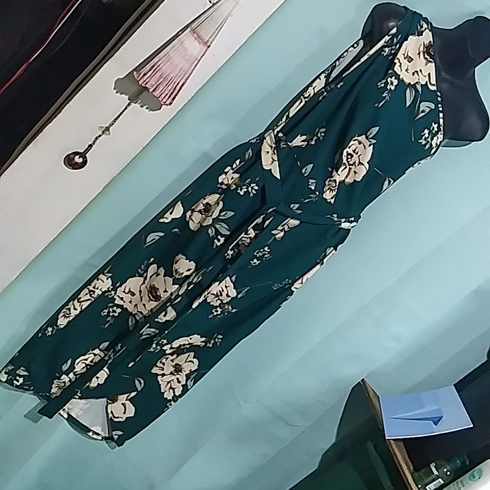 SHEIN CURVE sizes 2XL one shoulder zipper on the side